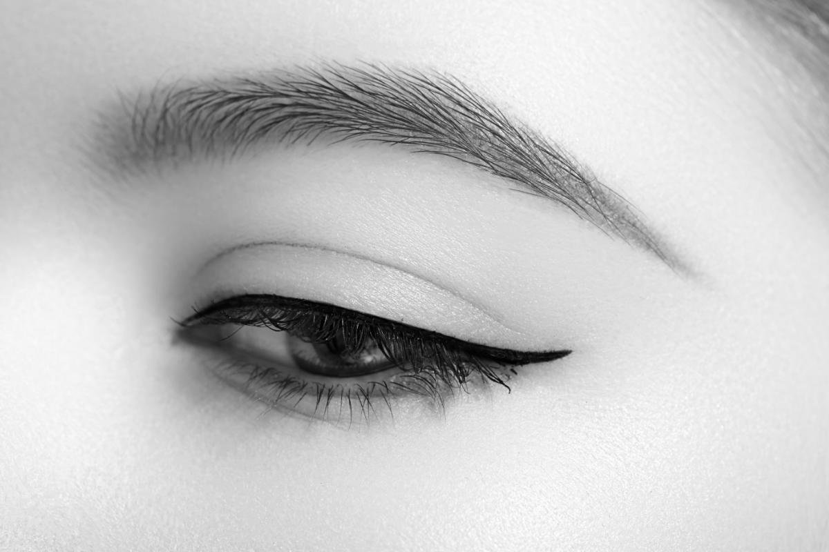 Pielęgnacja oczu po mikropigmentacji